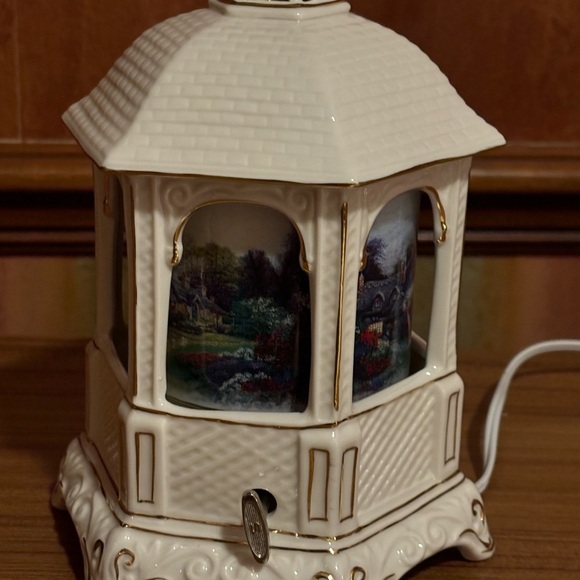 2005 Thomas Kinkade Ceramic Gazebo Music Box Night Light-WORKS! Beautiful! - Picture 8 of 10